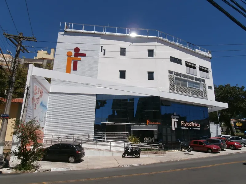 Fachada do prédio da Fisioclínica Campinas, na R. Dr. Delfino Cintra, 991, Botafogo